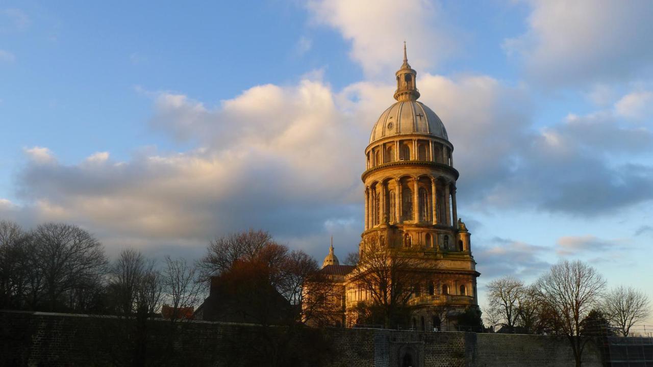 "L'Imprevue", Standing Au Pied De Notre-Dame Apartman Boulogne-sur-Mer Kültér fotó